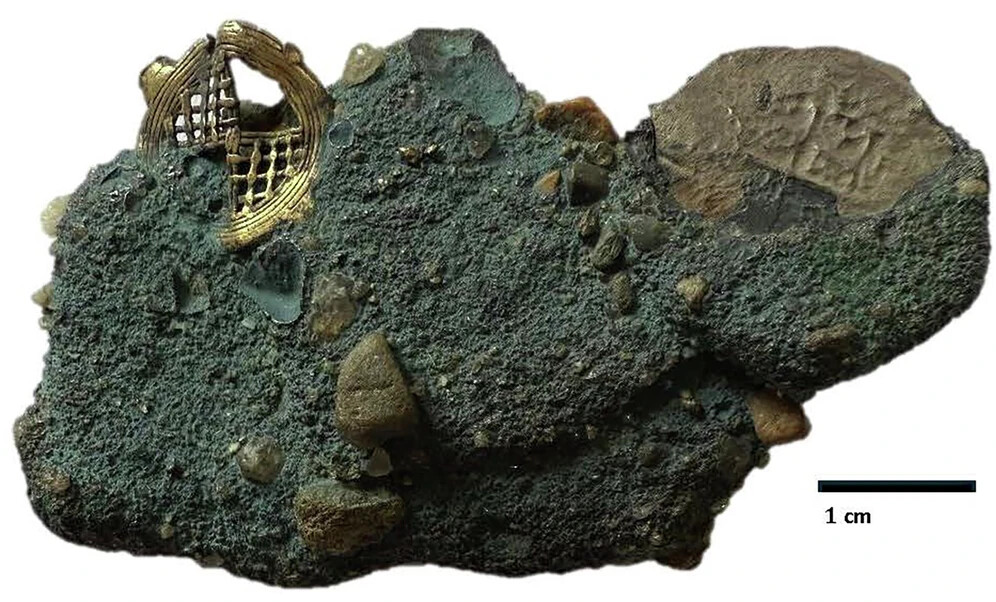 A pirate ship off Cape Cod just outed a 300-year-old insult to Akan metalworkers